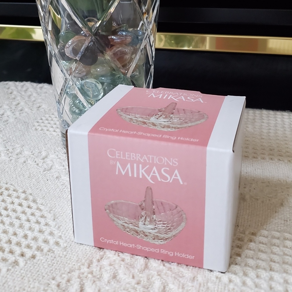 MIKASA ring holder